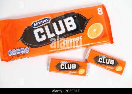 McVities Club Schokoladenriegel, Orange Club Biscuit, auf weiß Stockfoto