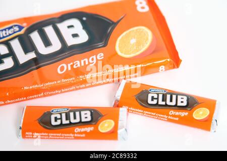 McVities Club Schokoladenriegel, Orange Club Biscuit, auf weiß Stockfoto