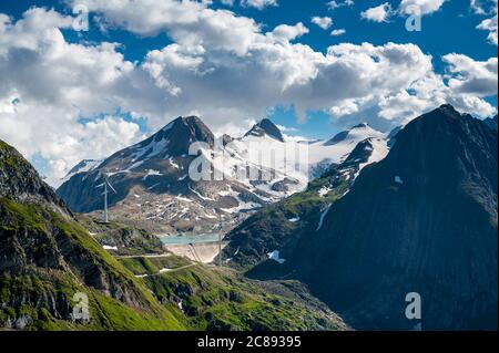 Nufenenpass mit Griesgletscher, Bättelmatthorn, Rothorn und Blinnenhorn auf in den Walliser Alpen Stockfoto