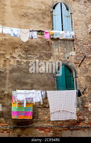 Trocknen der Wäsche in Venedig, Venetien, Italien Stockfoto