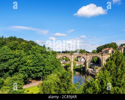 Eisenbahnviadukt, der das Nidd-Tal in Knaresborough North Yorkshire England überspannt Stockfoto