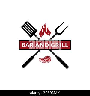 Bar und Grill Restaurant Logo Design, Grill und Bar mit Feuer, Fleisch, Grillgabel und Spatel Stock Vektor