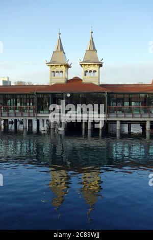 Badgebäude, Heilbad, See Hévíz, Kreis Zala, Ungarn, Magyarország, Europa Stockfoto