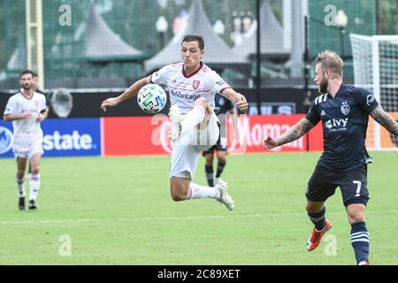 Orlando, Florida, USA. Juli 2020. Real Salt Lake Verteidiger Toia, Donny #5 erhält einen Pass während der MLS ist zurück Turnier bei ESPN Wild World of Sports in Orlando Florida USA am Mittwoch, 22. Juli 2020. Bildnachweis: Marty Jean-Louis Stockfoto