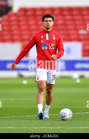 NOTTINGHAM, GROSSBRITANNIEN. 22. JULI 2020 - Tyler Walker (34) von Nottingham Forest während des Sky Bet Championship-Spiels zwischen Nottingham Forest und Stoke City am City Ground, Nottingham. (Kredit: Jon Hobley - MI News) Kredit: MI Nachrichten & Sport /Alamy Live Nachrichten Stockfoto