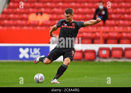 NOTTINGHAM, GROSSBRITANNIEN. 22. JULI 2020 - Sam Vokes (9) von Stoke City während des Sky Bet Championship Matches zwischen Nottingham Forest und Stoke City am City Ground, Nottingham. (Kredit: Jon Hobley - MI News) Kredit: MI Nachrichten & Sport /Alamy Live Nachrichten Stockfoto