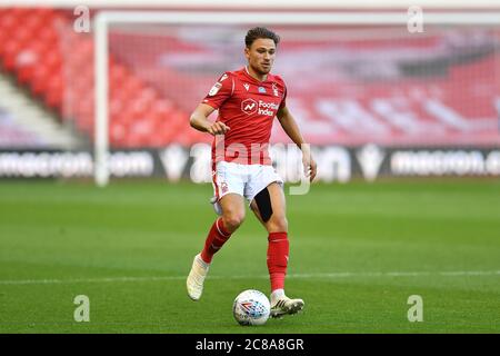 NOTTINGHAM, GROSSBRITANNIEN. 22. JULI 2020 - Matty Cash (11) von Nottingham Forest während des Sky Bet Championship Matches zwischen Nottingham Forest und Stoke City am City Ground, Nottingham. (Kredit: Jon Hobley - MI News) Kredit: MI Nachrichten & Sport /Alamy Live Nachrichten Stockfoto