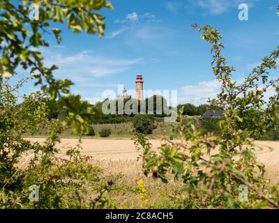 Der Leuchtturm bzw. Peilturm auf Rügen am Kap Arkona (Kap Arkona) dem nördlichsten Punkt auf der Insel Rügen, ein sehr beliebtes Urlaubsziel Stockfoto