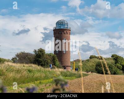 Der Leuchtturm bzw. Peilturm auf Rügen am Kap Arkona (Kap Arkona) dem nördlichsten Punkt auf der Insel Rügen, ein sehr beliebtes Urlaubsziel Stockfoto