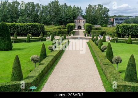 Die formalen Gärten des Royal Hospital, Kilmainham, Dublin, wurden ursprünglich im 16./17. Jahrhundert angelegt und im 20. Jahrhundert rekonstruiert. Stockfoto