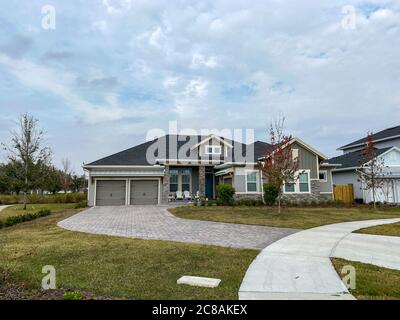 Ein Luxurioses Graues Haus In Der Laureate Park Nachbarschaft In Lake Nona Orlando Florida Stockfotografie Alamy