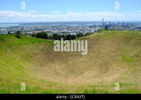 Neuseeland Auckland - Mount Eden vulkanischen Kraterspitze Stockfoto