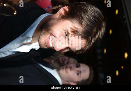 Tom Cruise, Sprecher des neuen Films "Imax Space Station 3D", kommt im National Air and Space Museum für die Premiere des Films in Washington, D.C. am 17. April 2002. Quelle: Ron Sachs / CNP /MediaPunch Stockfoto