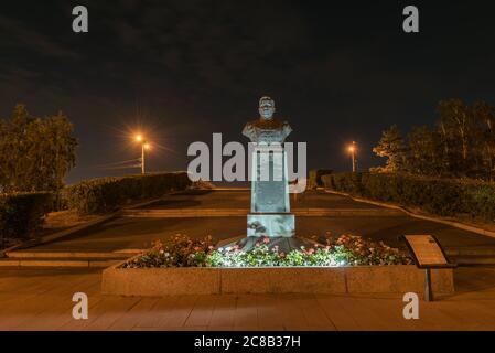 Russland, Irkutsk - 30. Juni 2020: Silhouette des Generaldenkmals der Armee Beloborodow, zweimal der Held der Sowjetunion Stockfoto