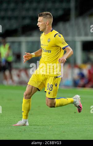 Turin, Italien 07/22/2020 Darko Lazovic Spieler von Hellas Verona, während des Spiels der italienischen Fußball-Meisterschaft Serie A zwischen Turin V Hellas Ve Stockfoto