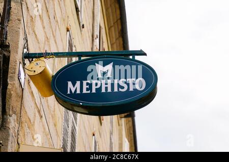 Bordeaux , Aquitaine / Frankreich - 07 21 2020 : Mephisto Zeichen Text und Logo Shop Schuhgeschäft von Schuhen und Schuhhersteller Stockfoto