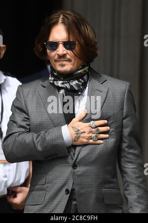 Schauspieler Johnny Depp kommt zum High Court in London, um in seinem Verleumdungsverfahren gegen die Herausgeber von The Sun und dessen Chefredakteur Dan Wootton zu verhören. Stockfoto