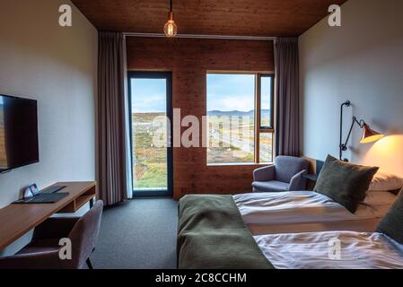 Myvatn, Island - September 10, 2019 : Interieur eines Zimmers in Fosshotel Myvatn, ein vier-Sterne-Hotel in Skutustadahreppur, in der Nähe eines Sees auf dem Ring Stockfoto