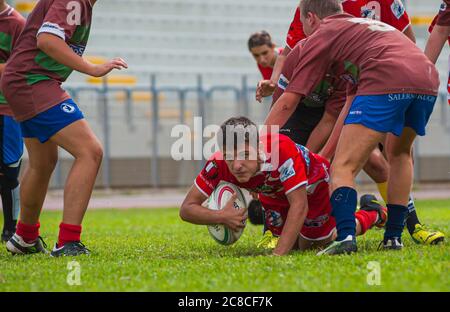 BARI, ITALIEN - 19. Februar 2017: Serie C1 - Italienische Meisterschaft 2016-2017 - das Bühnenspiel des Spiels zwischen 'Tigers Rugby Bari 1980 ASD' und 'CIC Stockfoto