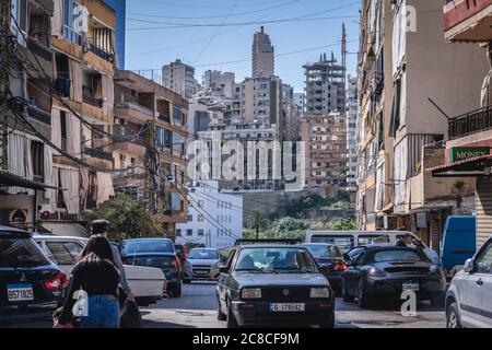 Wohngebäude in Beirut von der Straße aus gesehen in Sin el Fil Vorort östlich von Beirut im Matn Bezirk des Mount Lebanon Governorate, Libanon Stockfoto