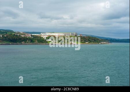 Schöne Aussicht auf die Küste und den Hafen Larne in Co. Antrim, Nordirland Stockfoto