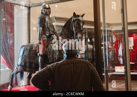 Besucher in Moskau Kreml Museum Rüstkammer Stockfoto
