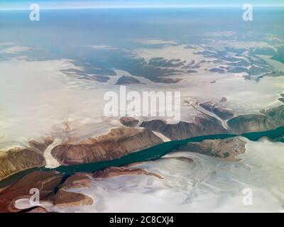 Baffin Island (Nunavut), Kanada: eine Luftaufnahme der Gletscher in der Nähe von Pond Inlet. Stockfoto