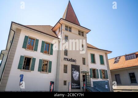 Lausanne Schweiz , 25. Juni 2020 : Außenansicht des MUDAC Museums für Zeitgenössisches Design und Angewandte Kunst in Lausanne Schweiz Stockfoto