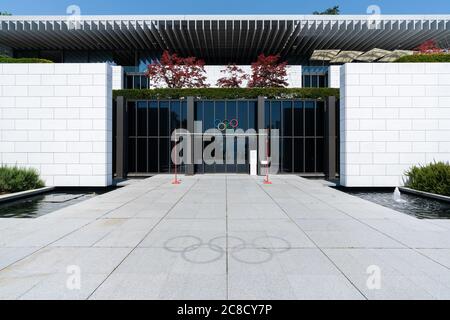 Lausanne Schweiz , 25. Juni 2020 : Außenansicht und Eingang des Olympischen Museums in Lausanne Schweiz Stockfoto