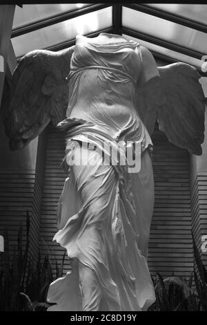 Nachbildung des geflügelten Sieges von Samothrace im Frank Lloyd Wright Darwin Martin House. Stockfoto