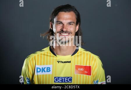 23. Juli 2020, Sachsen-Anhalt, Magdeburg: Handball, 1. Bundesliga, offizielles Fotoshooting des SC Magdeburg. Der dänische Torwart Jannick Green. Foto: Ronny Hartmann/dpa Stockfoto