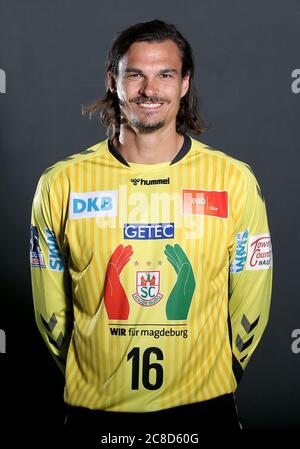 23. Juli 2020, Sachsen-Anhalt, Magdeburg: Handball, 1. Bundesliga, offizielles Fotoshooting des SC Magdeburg. Der dänische Torwart Jannick Green. Foto: Ronny Hartmann/dpa Stockfoto