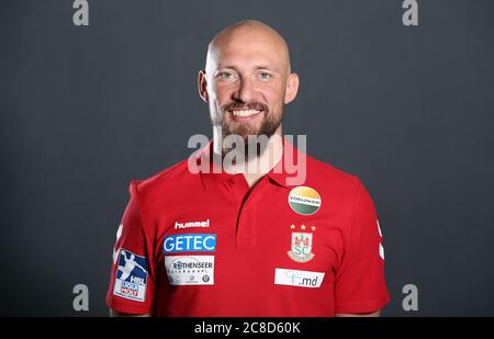 23. Juli 2020, Sachsen-Anhalt, Magdeburg: Handball, 1. Bundesliga, offizielles Fotoshooting des SC Magdeburg. Assistenztrainer Yves Grafenhorst. Foto: Ronny Hartmann/dpa Stockfoto