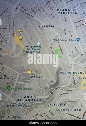 Flugverkehr über Sao Paulo Congonhas Flughafen aera (23 juli 2020, UTC 13.06) im Internet mit Flightradar 24 Website, während der Coronavirus-Pandemie Stockfoto