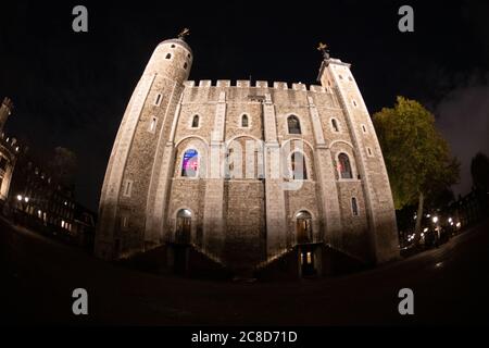 Fischaugen Blick auf den Tower of London bei Nacht Stockfoto