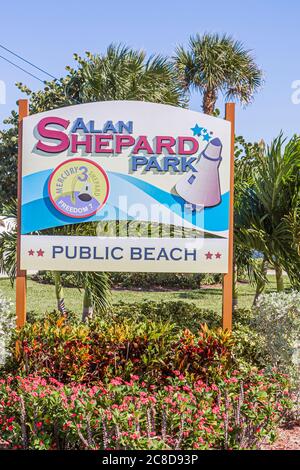 Cocoa Beach Florida, öffentliche Strände, Alan Shepard Park, Schild, Logo, Astronaut, Ehre, Anerkennung, Weltraumpionier, Apollo 14, Mercury-Projekt, Besucher reisen Stockfoto