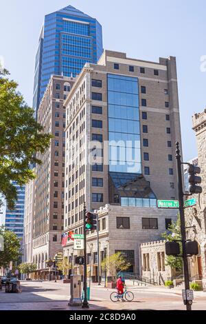 Jacksonville Florida, Downtown, Laura Street, Monroe, Gebäude, Hochhaus Wolkenkratzer Wolkenkratzer Gebäude Gewerbeimmobilien, Schild, Logo, Traffici Stockfoto