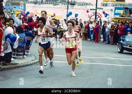 Joan Benoit (USA) #3 Gewinner im Chicago Marathon 1985 Stockfoto