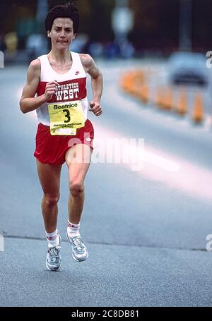 Joan Benoit (USA) #3 Gewinner im Chicago Marathon 1985 Stockfoto