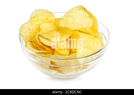 Kartoffelchips in Schüssel isoliert auf weiß Stockfoto