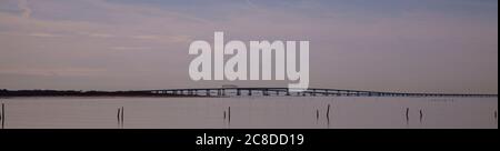 Ein Panoramablick auf den Lucius J. Kellam Jr. Bridge Tunnel, besser bekannt als Chesapeake Bay Bridge Tunnel. Es gehört zu den längsten und höchsten der Welt Stockfoto