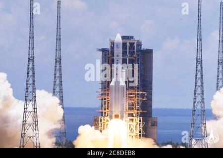 China. Juli 2020. Eine Mars-Sonde, der Schwerpunkt der chinesischen Tianwen-1-Mission, wird am 23. Juli 2020 mit einer langen Rakete vom 5. März vom Start des Raumschiffs Wenchang in der südchinesischen Provinz Hainan aus gestartet. Foto von China National Space Administration/UPI Kredit: UPI/Alamy Live Nachrichten Stockfoto