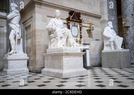 Washington, Usa. Juli 2020. Eine Statue von Alexander Hamilton Stephens, Vizepräsident der Konföderierten Staaten, ist in der Statuarhalle des US-Kapitols in Washington, DC, USA, am Donnerstag, 23. Juli 2020 zu sehen. Das Repräsentantenhaus stimmte am Mittwoch ab, konföderierte Statuen aus dem US-Kapitol zu entfernen, als Teil einer Bemühung, Symbole des Rassismus zu entfernen. Foto von Sarah Silbiger/UPI Kredit: UPI/Alamy Live Nachrichten Stockfoto