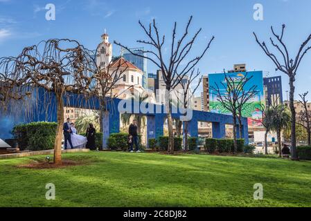 Charles Debbas Park und Kathedrale des Heiligen Elias und des Heiligen Gregor der Erleuchter der armenisch-katholischen Kirche in der Innenstadt von Beirut, Libanon Stockfoto