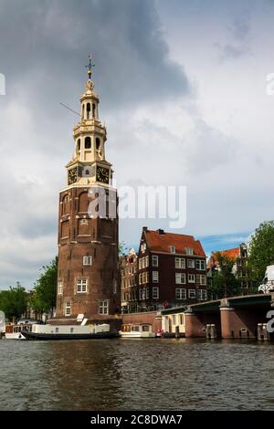 Die Niederlande, Nord-Holland Provinz, Amsterdam, Montelbaanstoren Turm auf Oudeschans Stockfoto