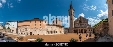 Spoleto, eine herrliche umbrische Stadt, Heimat des Festival dei Due Mondi, ein internationales Ereignis der Musik, Kunst, Kultur und Unterhaltung Stockfoto