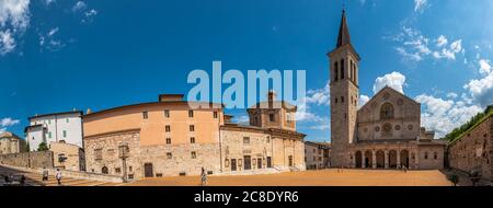 Spoleto, eine herrliche umbrische Stadt, Heimat des Festival dei Due Mondi, ein internationales Ereignis der Musik, Kunst, Kultur und Unterhaltung Stockfoto