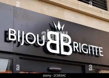 Bordeaux , Aquitanien / Frankreich - 07 22 2020 : bb Bijou brigitte Logo und Text Schild Store auf Straße Shop Gebäude Stockfoto