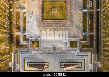 Deutschland, Berlin, Luftaufnahme Treptower Park Sowjetisches Kriegsdenkmal im Herbst Stockfoto