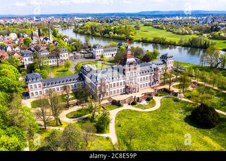 Deutschland, Hessen, Hanau, Helikopteransicht von Schloss Philippsruhe im Sommer Stockfoto